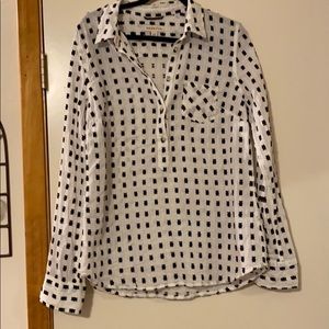 Black and white patterned tunic top